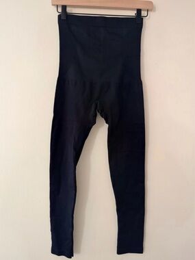 Shapermint Essentials Black High-Waist Sculpting Leggings, size M